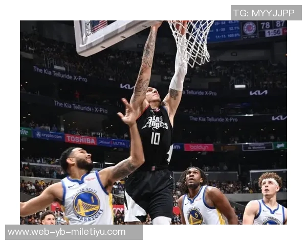 止住颓势的关键时刻托马斯弧顶强投完成31助太阳逆转局势 止住颓势的关键时刻托马斯弧顶强投完成31助太阳逆转局势