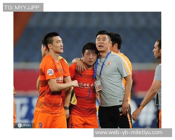 鲁媒报道韩鹏率山东U20队抵达广东泰山队临时教练人选仍未确定