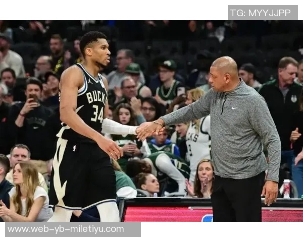 字母哥三兄弟同聚雄鹿新赛季NBA迎来三组兄弟联手对决